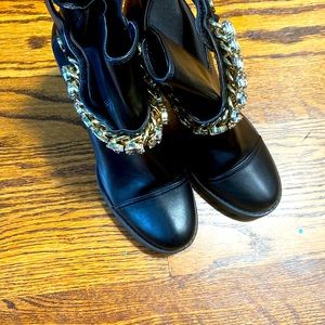 Good condition never worn